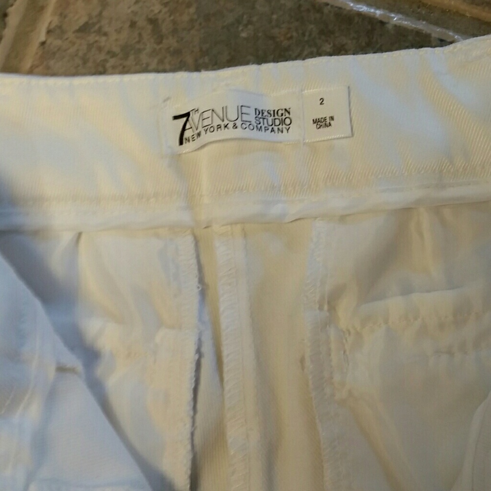 Shorts - Picture 3 of 3